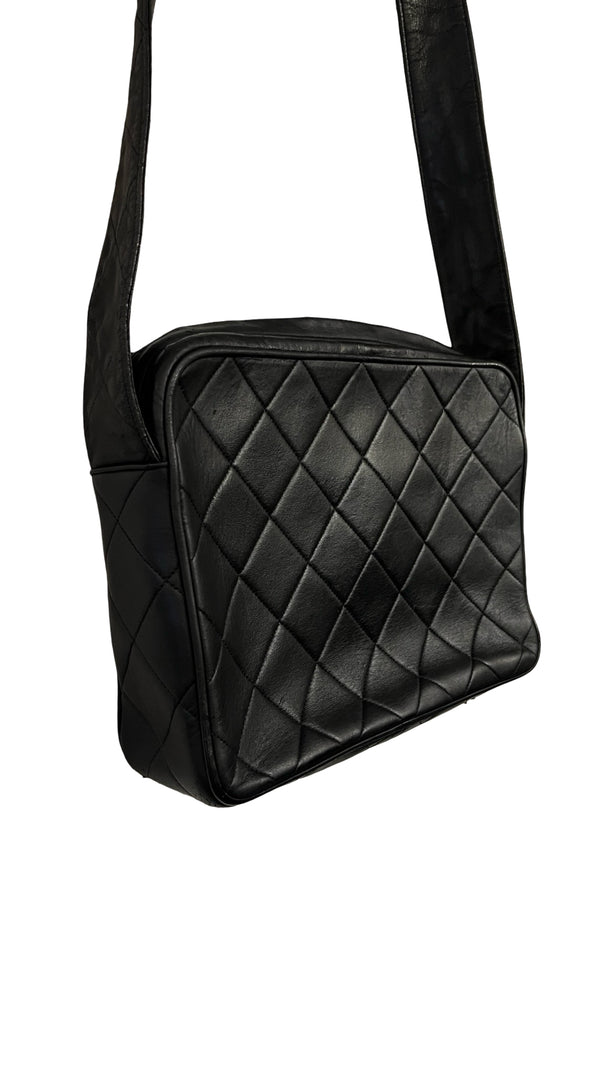 Chanel, Vintage Camera/Tassl Bag - designer second hand vienna