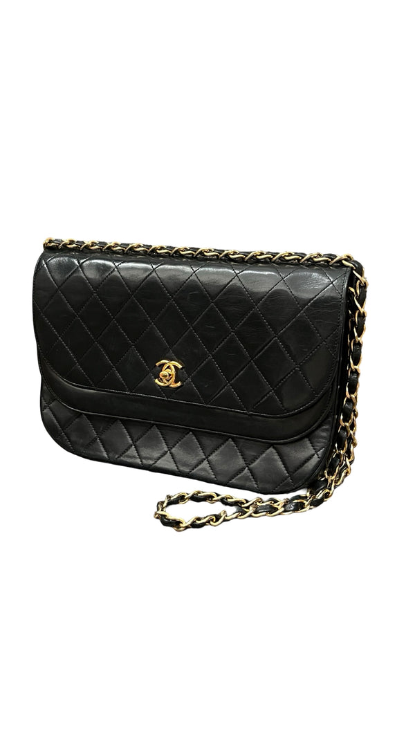 Chanel,Vintage half moon Flap bag - designer second hand vienna