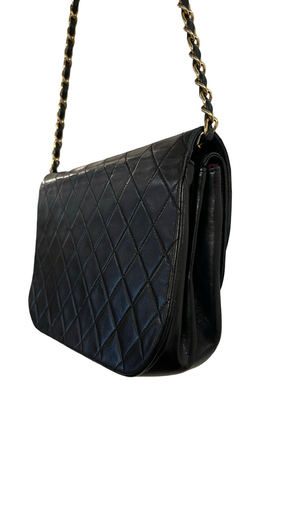 Chanel,Vintage half moon Flap bag - designer second hand vienna