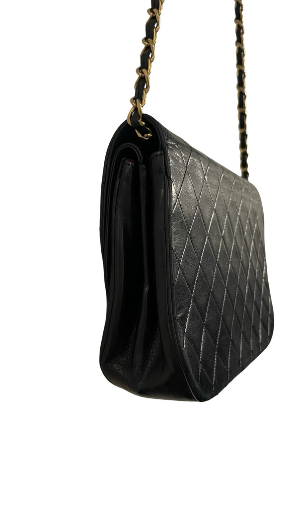 Chanel,Vintage half moon Flap bag - designer second hand vienna