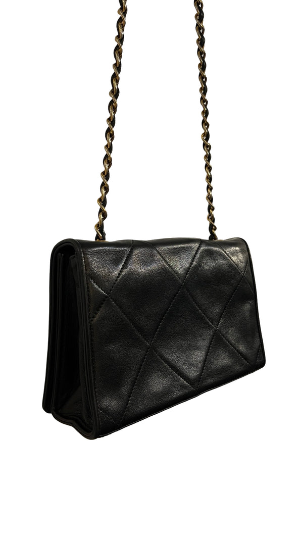 Chanel, Vintage CC Flap Bag - designer second hand vienna
