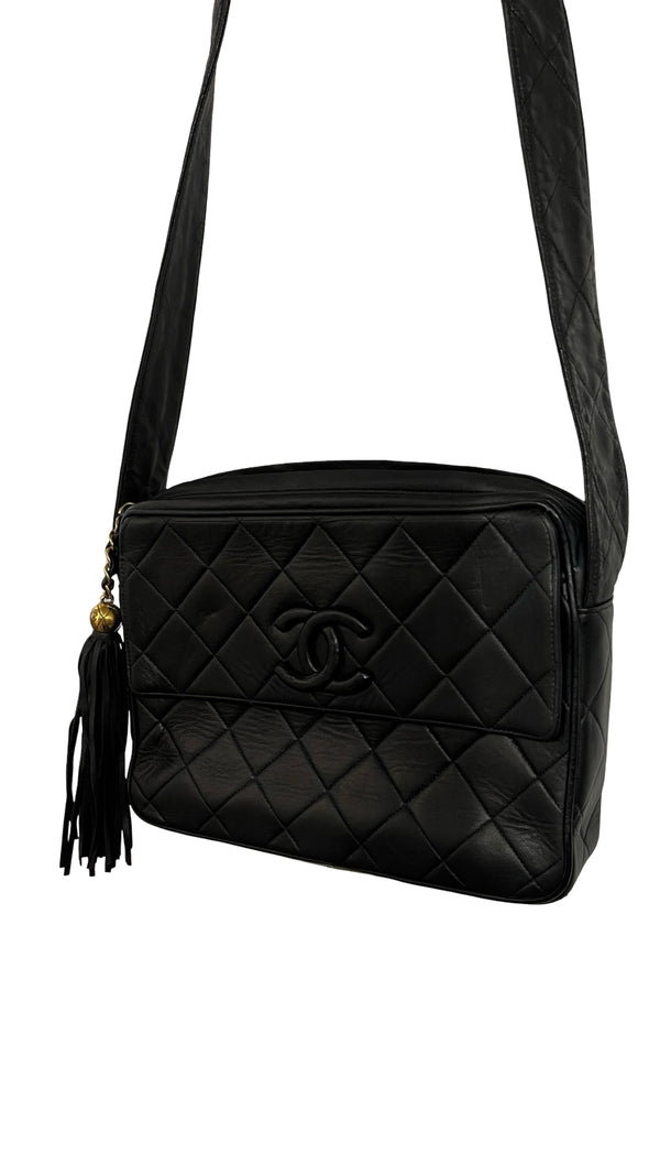 Chanel, Vintage Camera/Tassl Bag - designer second hand vienna