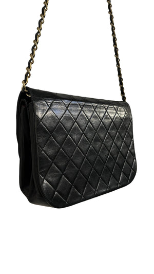 Chanel,Vintage half moon Flap bag - designer second hand vienna