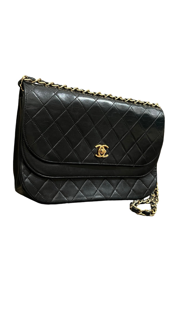 Chanel,Vintage half moon Flap bag - designer second hand vienna