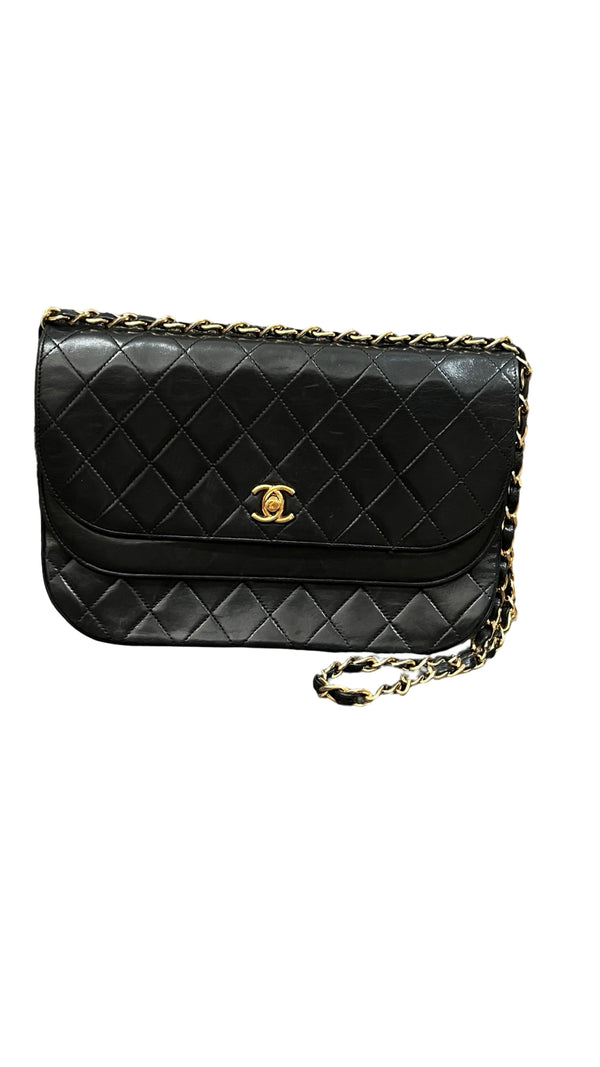 Chanel,Vintage half moon Flap bag - designer second hand vienna