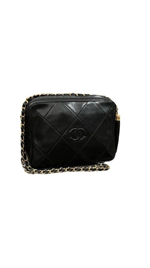 Chanel, 90s Vintage Camera Bag & Tassl - designer second hand vienna