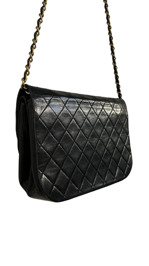 Chanel,Vintage half moon Flap bag - designer second hand vienna