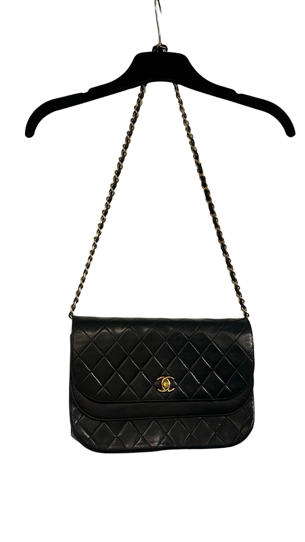 Chanel,Vintage half moon Flap bag - designer second hand vienna