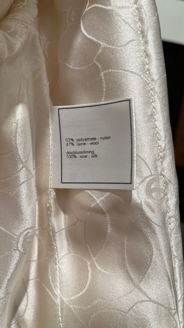 Chanel, Tweed Jacke, FR 44 (Gr. DT 38) - designer second hand vienna