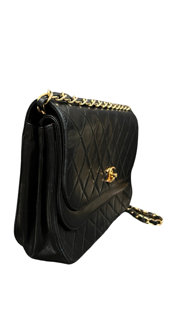 Chanel,Vintage half moon Flap bag - designer second hand vienna