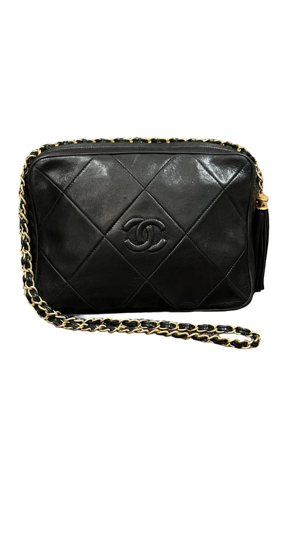 Chanel, 90s Vintage Camera Bag & Tassl - designer second hand vienna