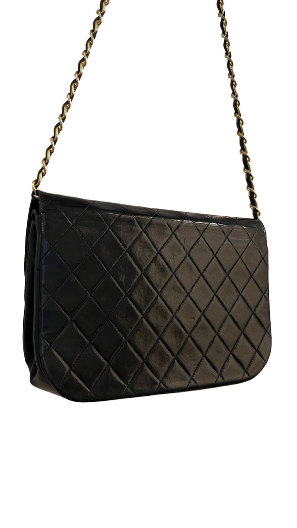 Chanel,Vintage half moon Flap bag - designer second hand vienna