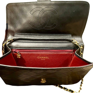 Chanel Vintage CC Logo Flap Bag - designer second hand vienna