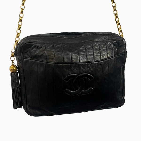 Chanel, 90s Vintage, CC Quilted Chain bag & tassl - designer second hand vienna
