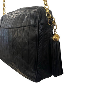 Chanel, 90s Vintage, CC Quilted Chain bag & tassl - designer second hand vienna