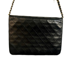 Chanel Vintage CC Logo Flap Bag - designer second hand vienna