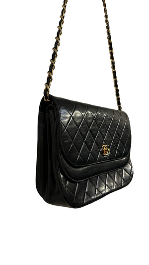 Chanel,Vintage half moon Flap bag - designer second hand vienna