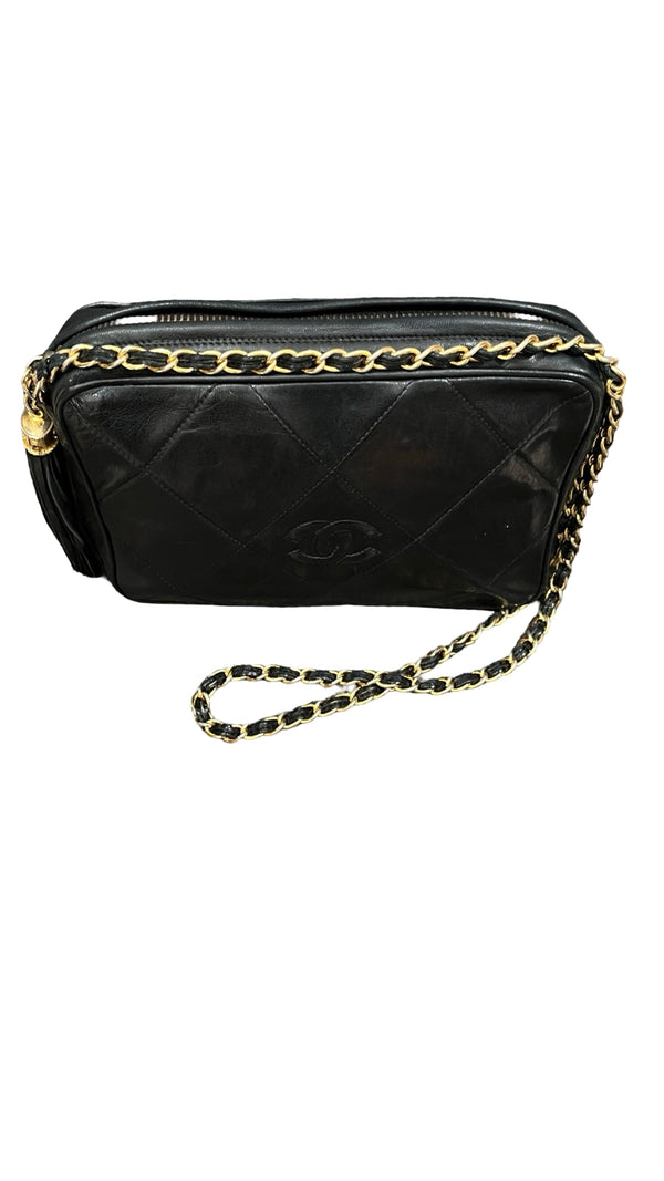 Chanel, 90s Vintage Camera Bag & Tassl - designer second hand vienna