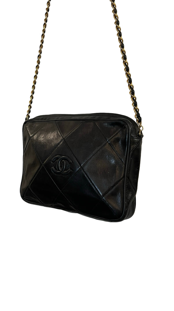 Chanel, 90s Vintage Camera Bag & Tassl - designer second hand vienna