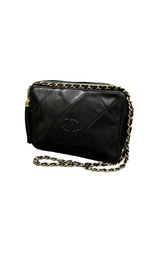 Chanel, 90s Vintage Camera Bag & Tassl - designer second hand vienna